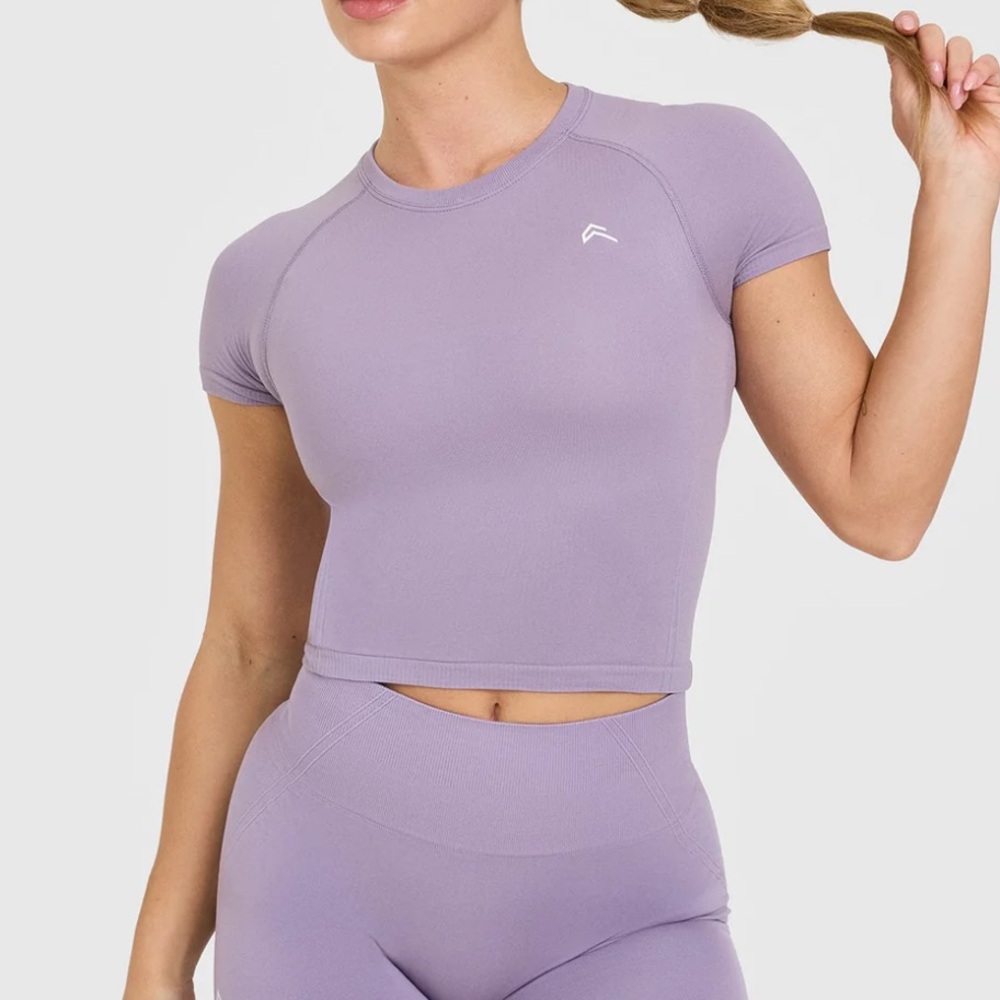 GO TO SEAMLESS FITTED MID TOP (Soft Purple)